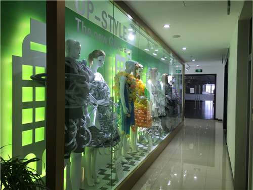 ���ݡ���겵��³����Ļ�